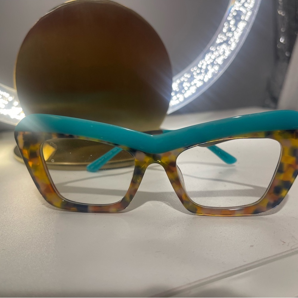 Stylish Tortoiseshell and Teal Cat-Eye Glasses